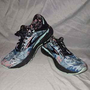 Brooks Adrenaline GTS 22- Black, Blue, Pink